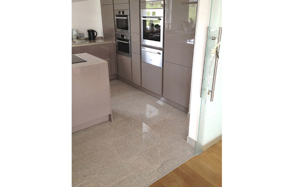 Granitfliesen f&uuml;r K&uuml;che, Imperial White, poliert