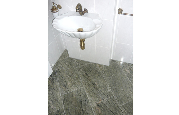 Natursteinfliesen aus Granit, Green Surf, poliert, 60x40x1 cm